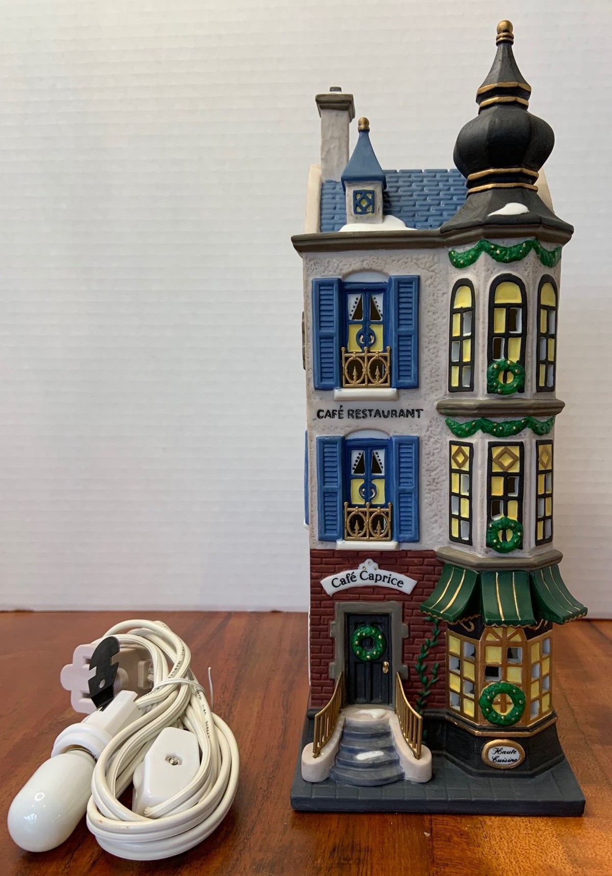 Department 56 Christmas in the City Cafe' Caprice French Restaurant