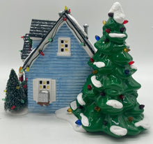 Load image into Gallery viewer, Dept 56- Snow Village &quot;The Holiday House&quot;
