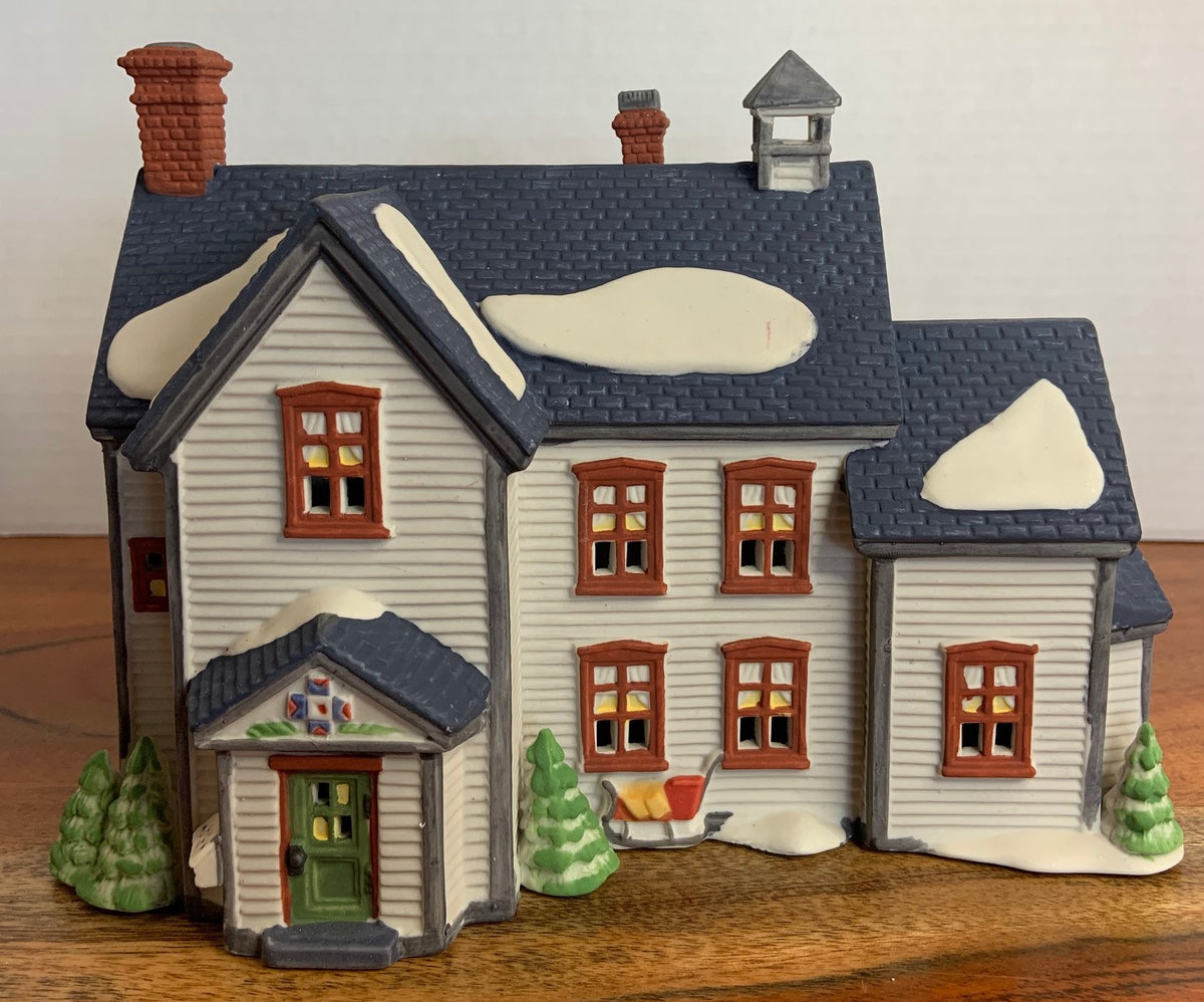 Retired Department 56 New England Village Pennsylvania Dutch Farmhouse