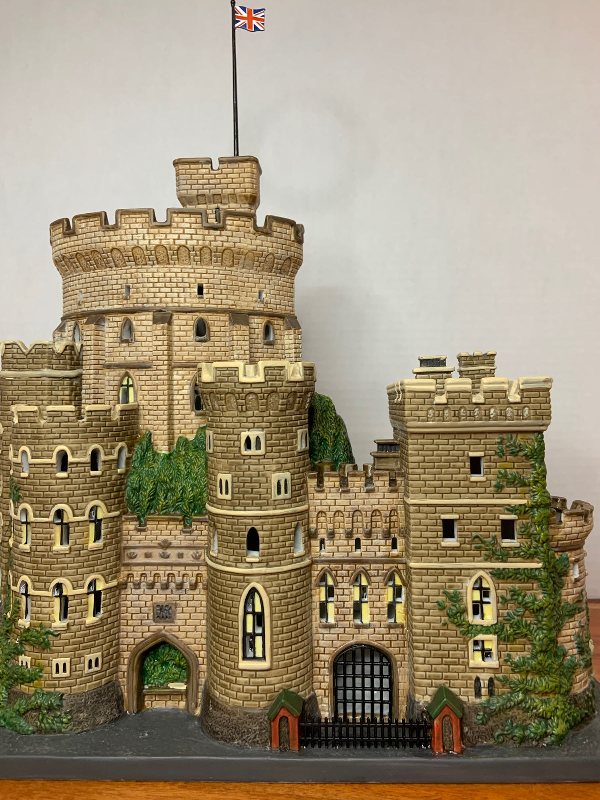Department 56 Historical Landmark Series Windsor Castle