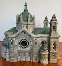 Load image into Gallery viewer, Dept 56 Christmas in the City &quot;Cathedral of St. Paul&quot;
