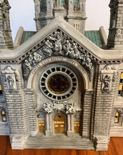 Load image into Gallery viewer, Dept 56 Christmas in the City &quot;Cathedral of St. Paul&quot;
