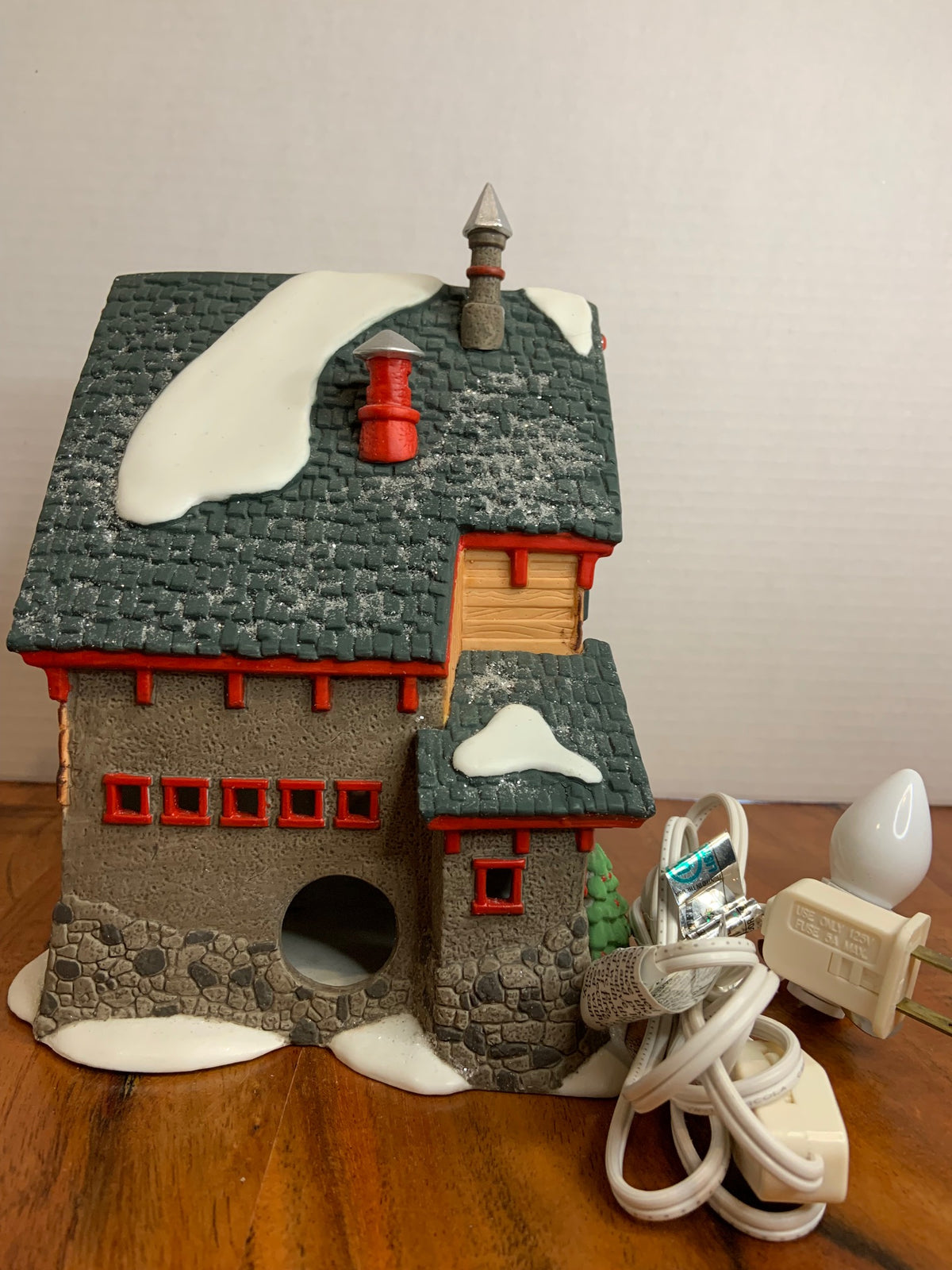 Dept 56 North Pole Village "Elves' Trade School" back