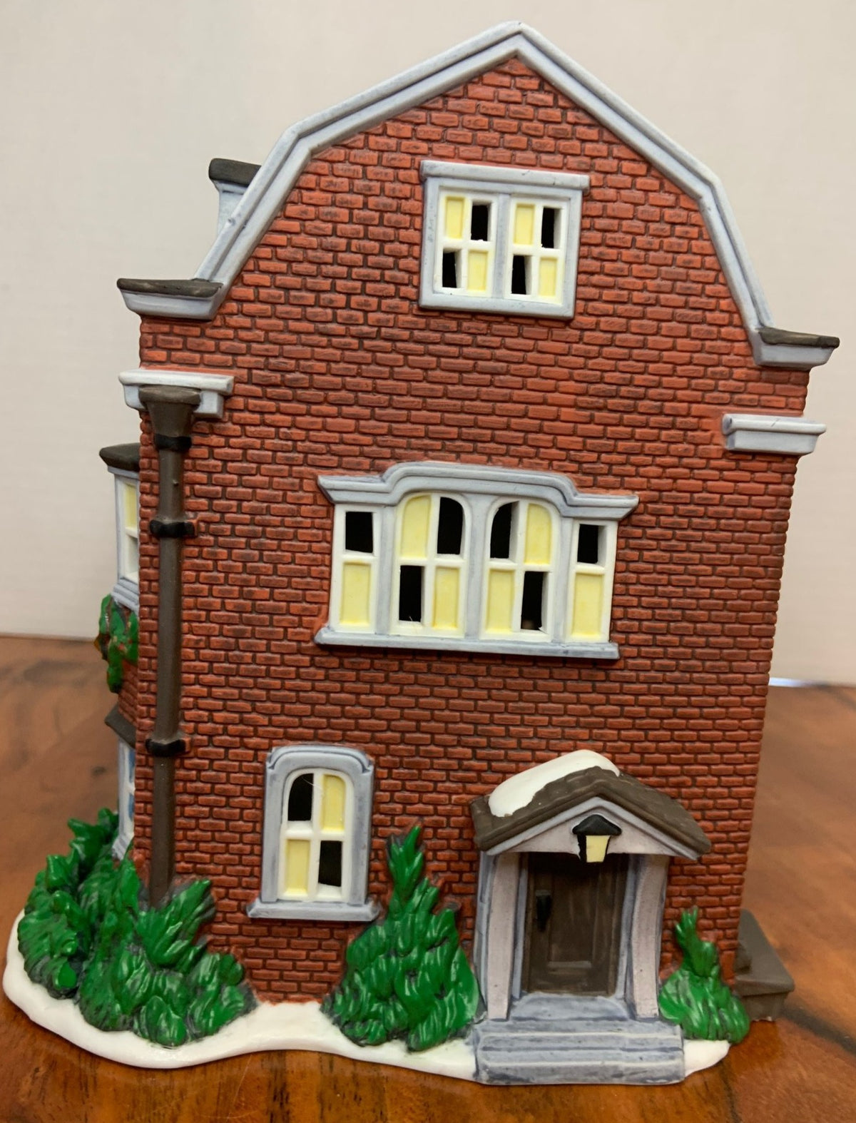 Dept 56- Dickens' Village "Gad's Hill Place" side