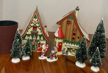 Load image into Gallery viewer, Dept 56- North Pole &quot;Start a Tradition&quot; set of 112
