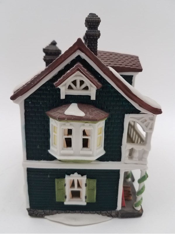 Retired Dept 56 New England Village