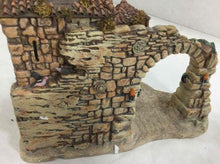 Load image into Gallery viewer, Dept 56 Little Town of Bethlehem Innkeeper&#39;s Caravansary side
