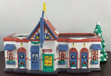 Load image into Gallery viewer, Department 56 Snow Village The Honeymooner Motel
