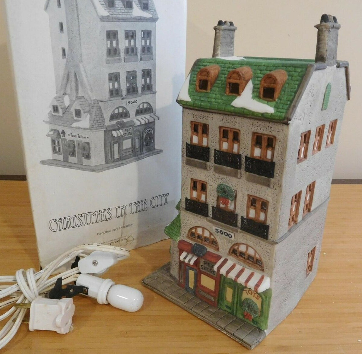 Dept 56 Christmas in the City Toy Shop and Pet Store