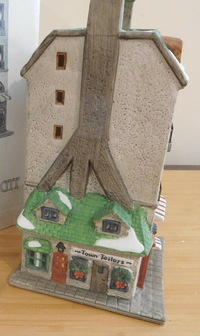 Department 56 Christmas in the City Toy Shop and Pet Store