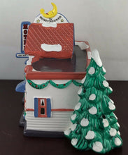 Load image into Gallery viewer, Dept 56 Snow Village The Honeymooner Motel
